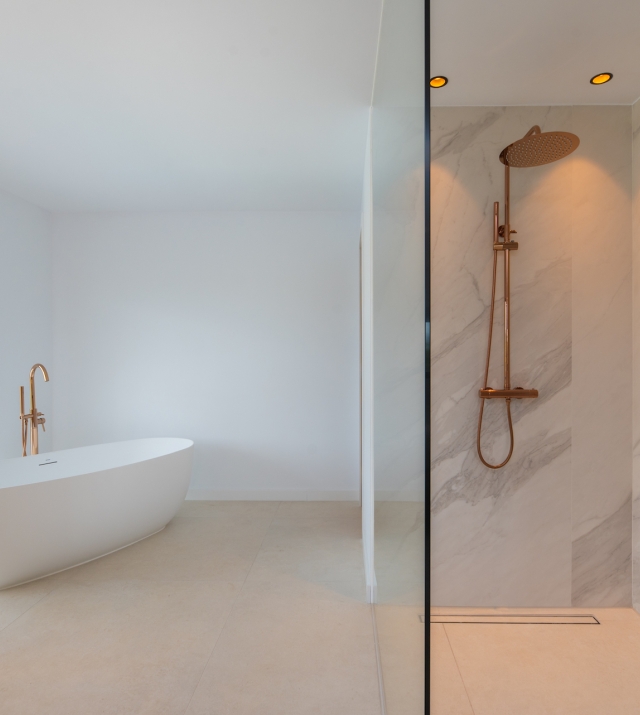 Resa estates Ibiza villa for sale tourist license modern tub 1.jpg